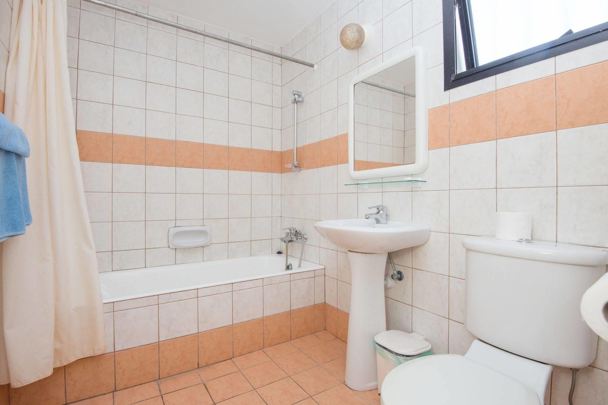 Kkaras Hotel 3 Star Ajía Nápa Eksteriør bilde