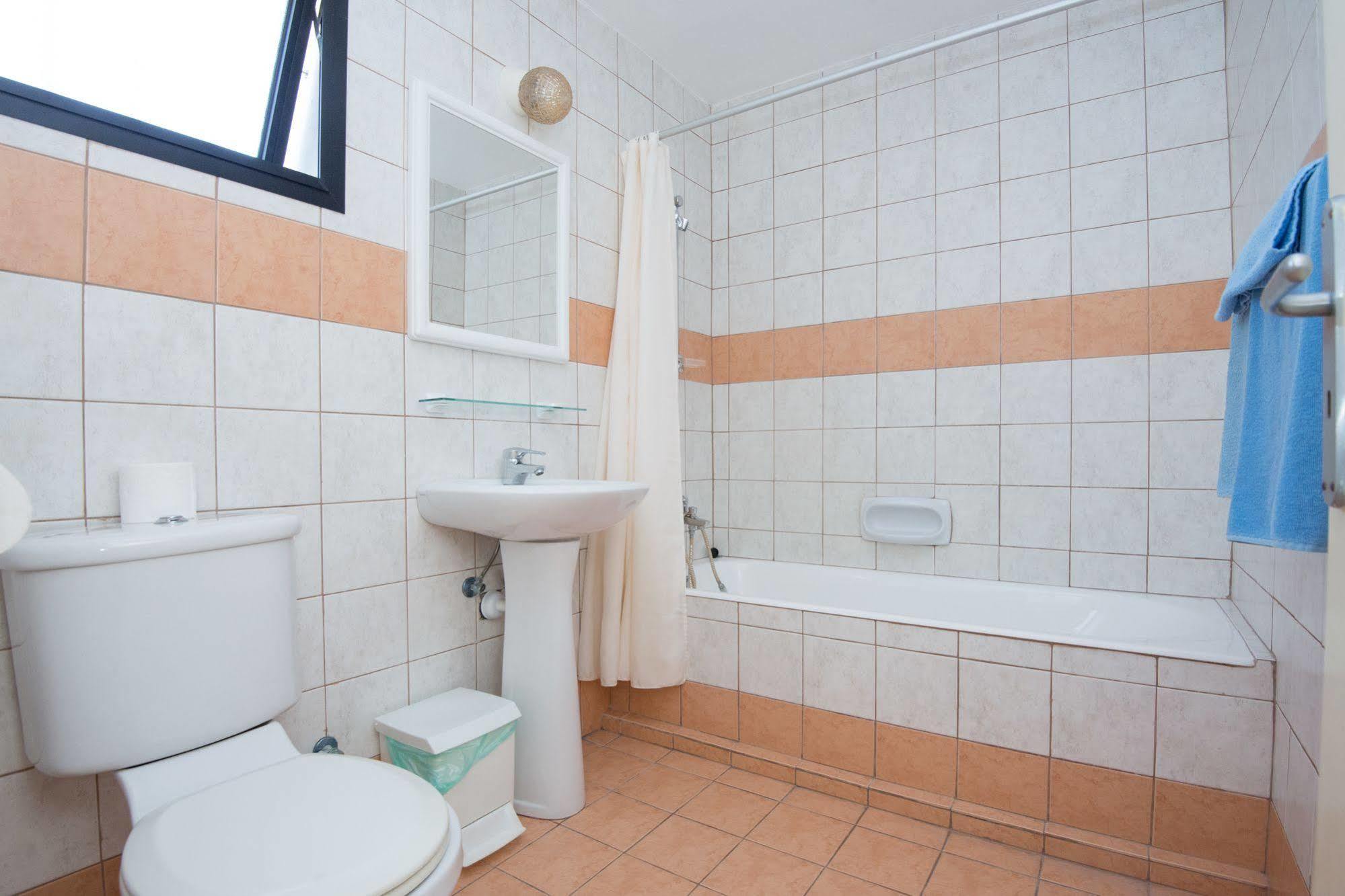 Kkaras Hotel 3 Star Ajía Nápa Eksteriør bilde