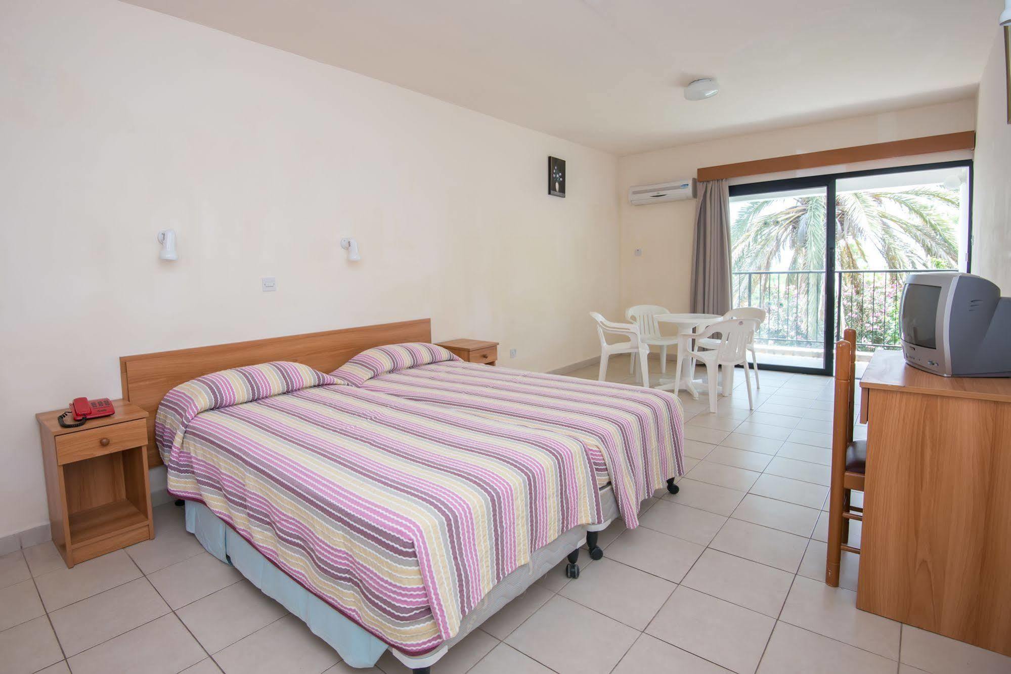 Kkaras Hotel 3 Star Ajía Nápa Eksteriør bilde
