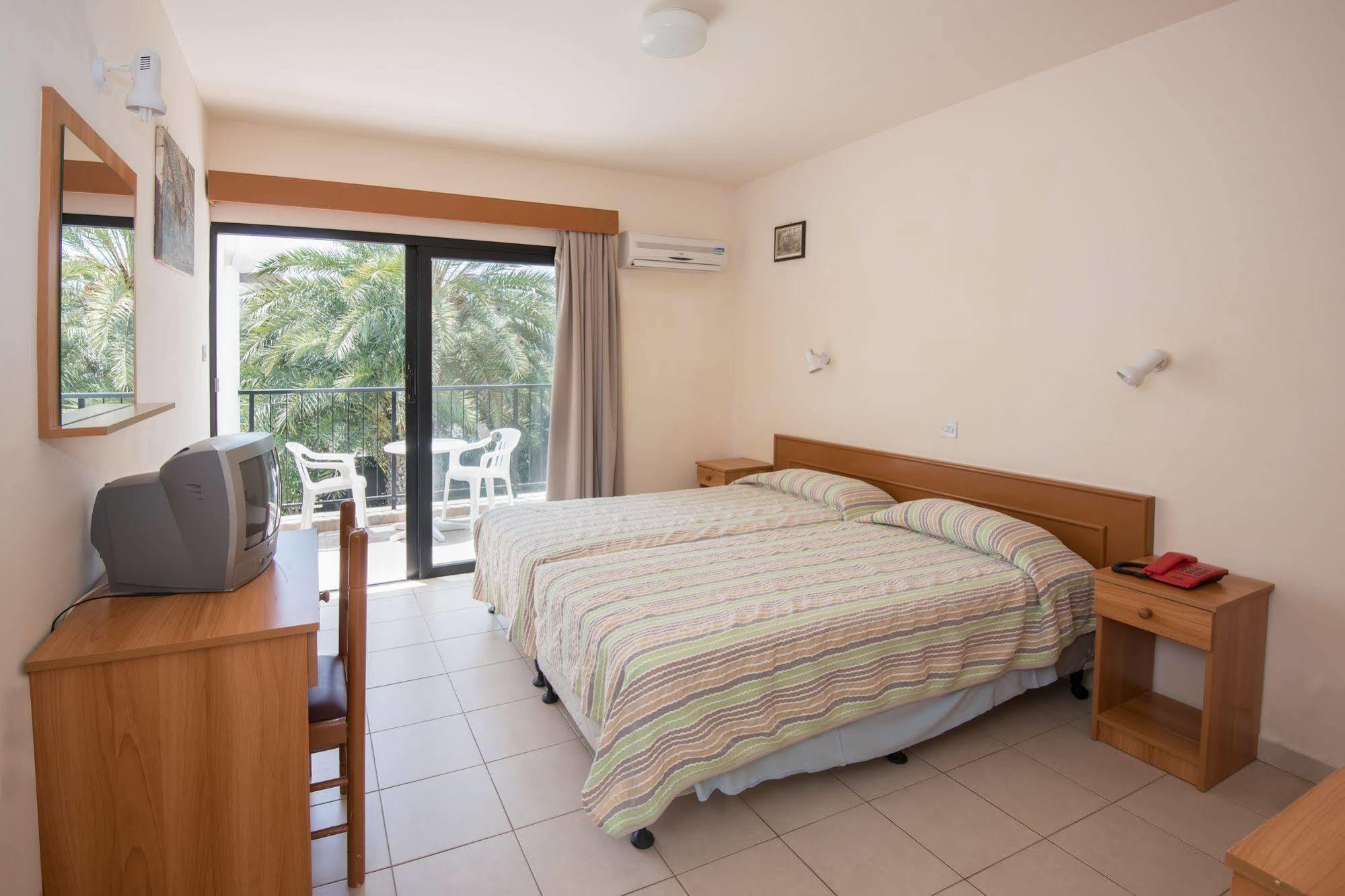 Kkaras Hotel 3 Star Ajía Nápa Eksteriør bilde